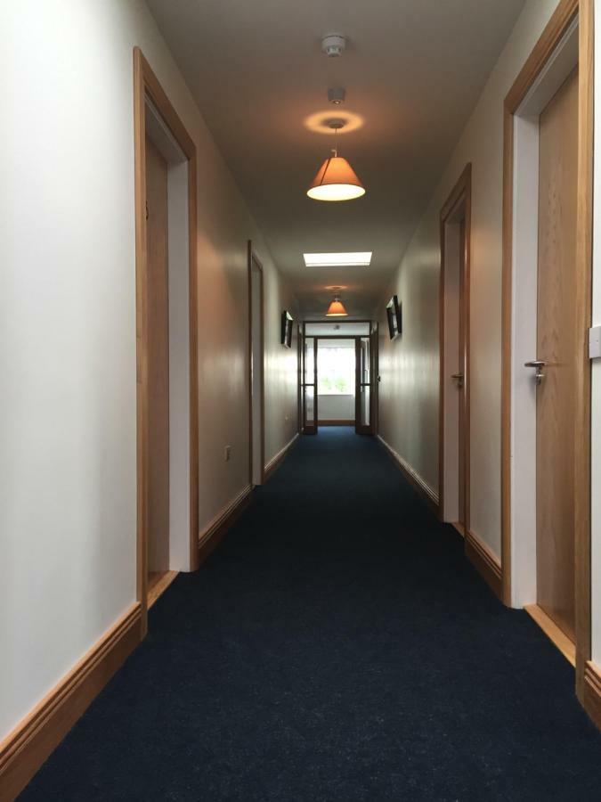 ホテル Marty'S Halfway House ウェストポート エクステリア 写真